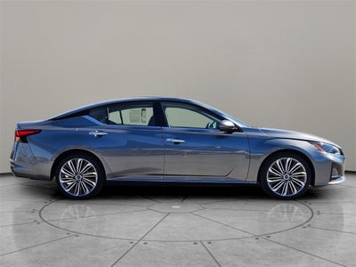 2023 Nissan Altima SL FWD