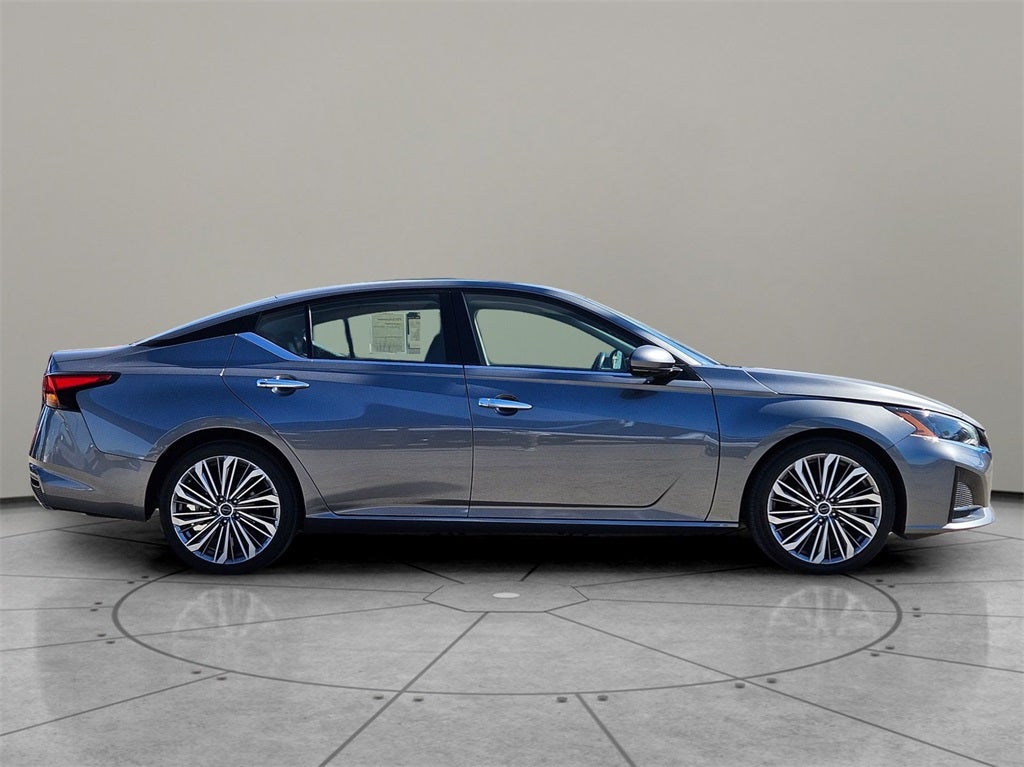 2023 Nissan Altima SL FWD