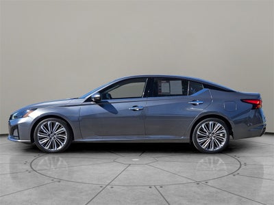 2023 Nissan Altima SL FWD