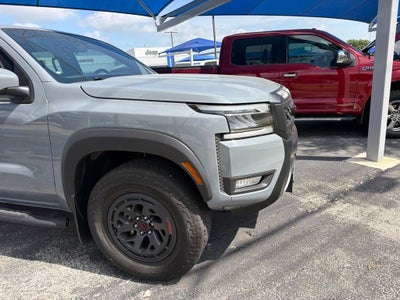 2025 Nissan Frontier Crew Cab PRO-4X 4x4