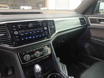 2022 Volkswagen Atlas Cross Sport 2.0T SE w/Technology
