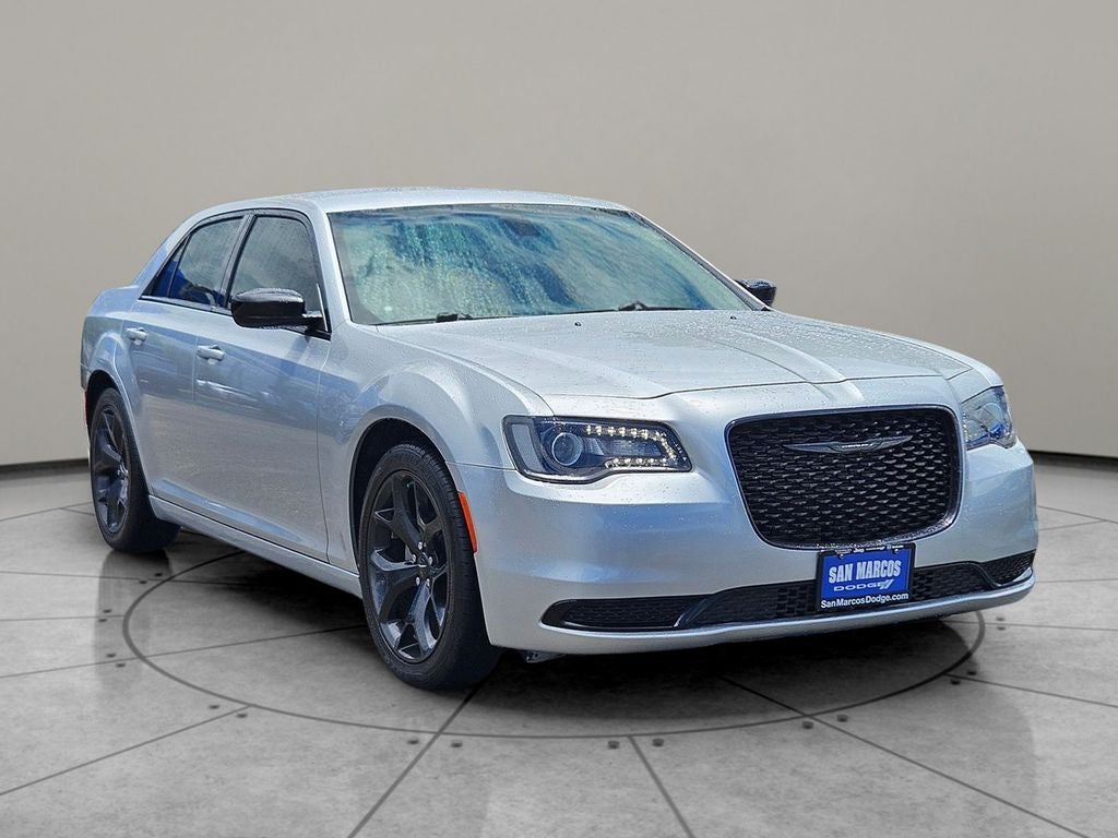 2022 Chrysler 300 Touring