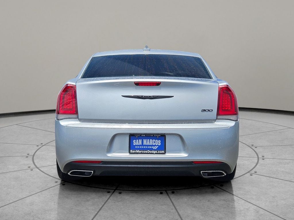 2022 Chrysler 300 Touring