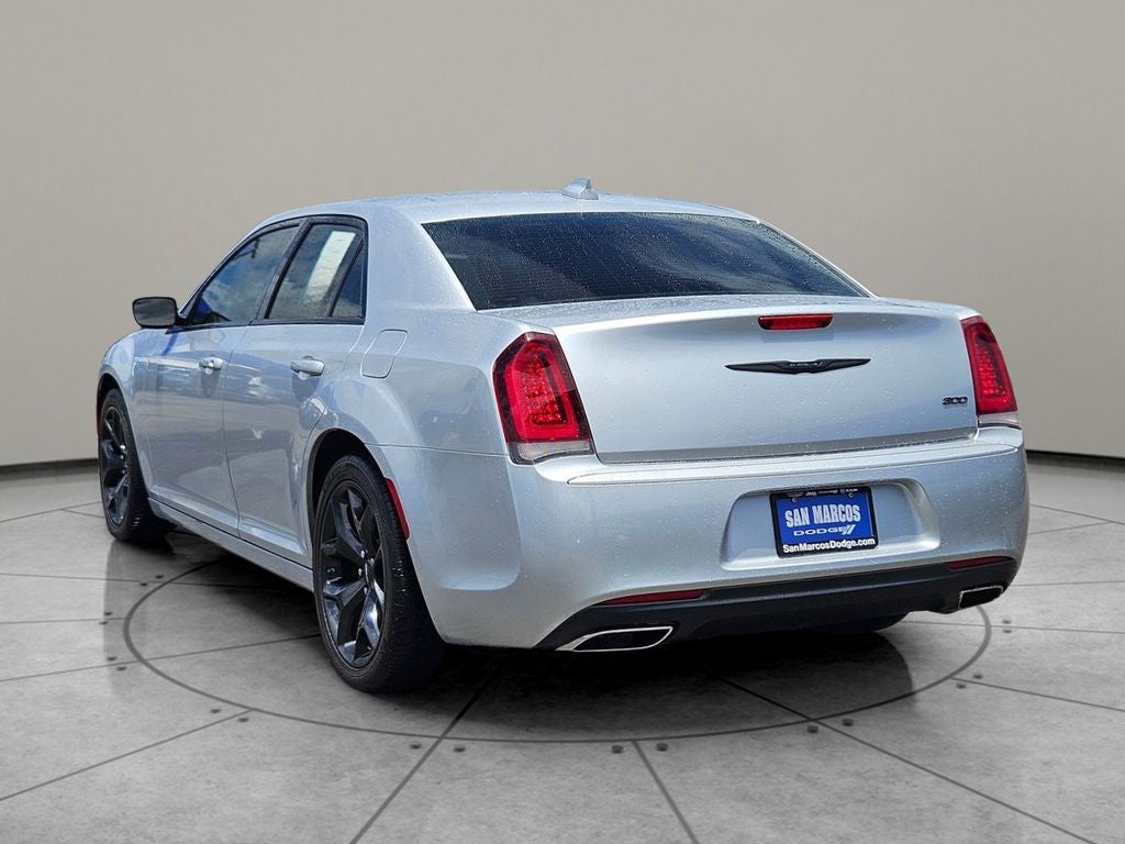 2022 Chrysler 300 Touring