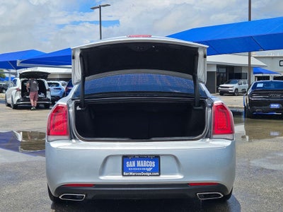 2022 Chrysler 300 Touring