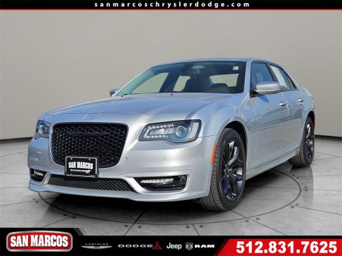 2022 Chrysler 300 Touring L