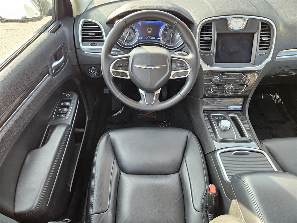 2022 Chrysler 300 Touring L