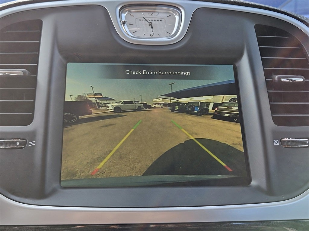 2022 Chrysler 300 Touring L