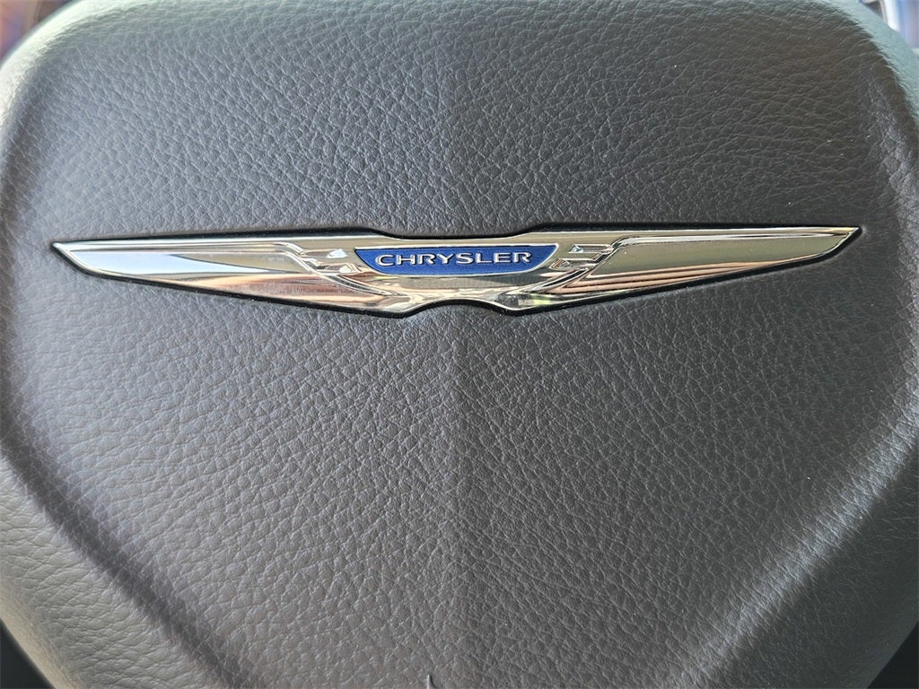 2022 Chrysler 300 Touring L