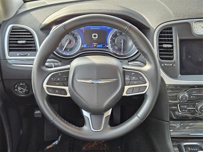 2022 Chrysler 300 Touring L