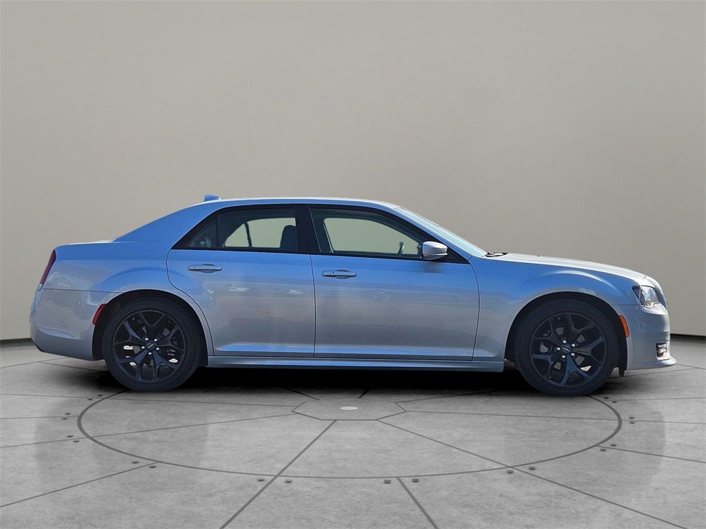 2022 Chrysler 300 Touring L