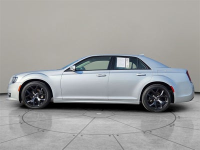 2022 Chrysler 300 Touring L