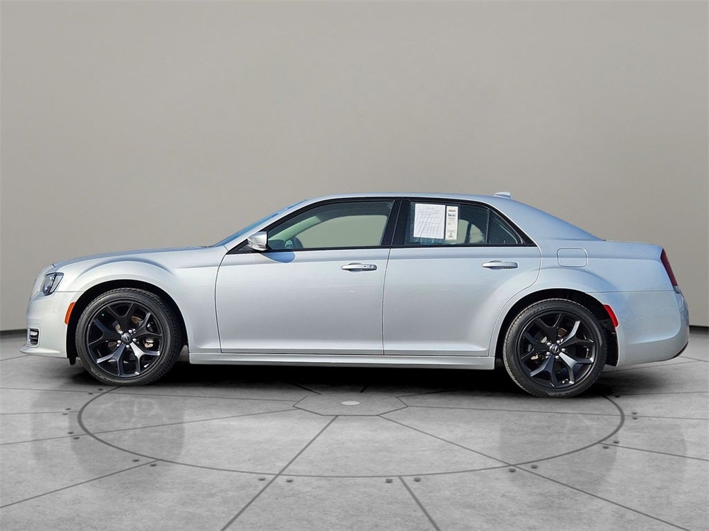 2022 Chrysler 300 Touring L