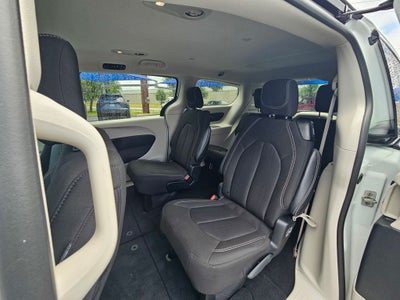 2024 Chrysler Voyager LX
