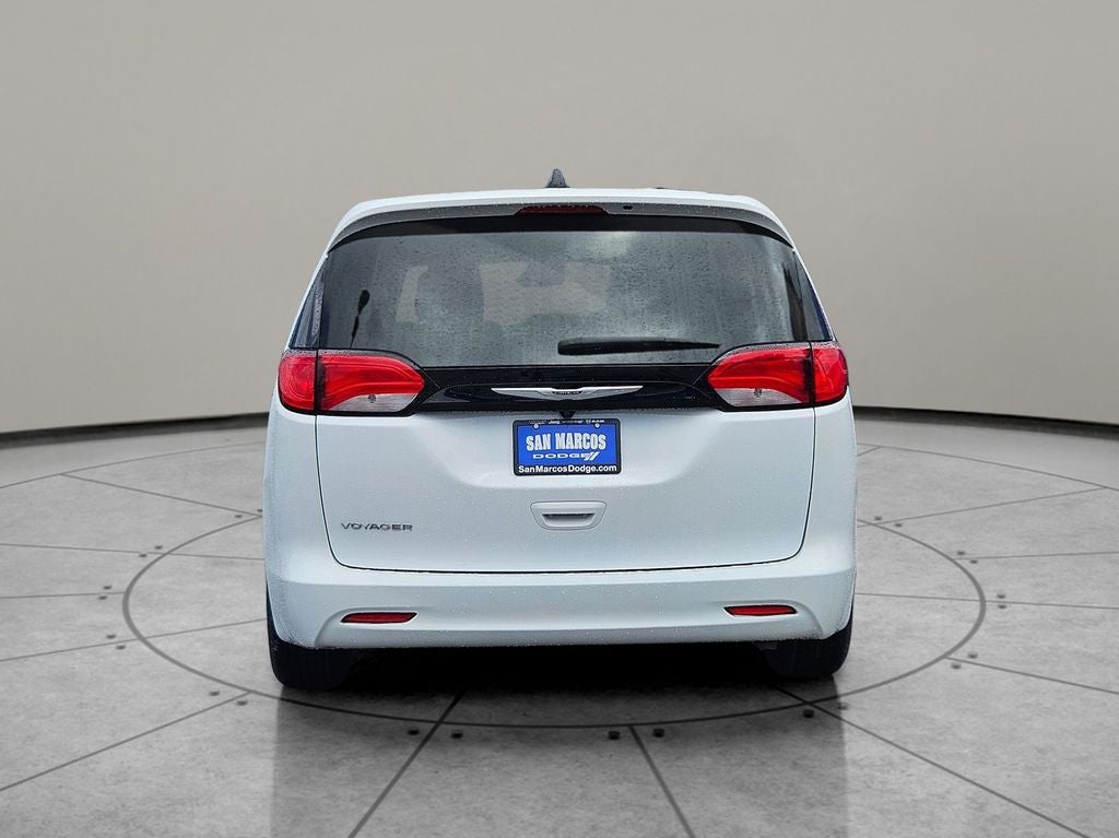 2024 Chrysler Voyager LX