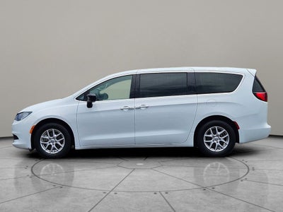 2024 Chrysler Voyager LX