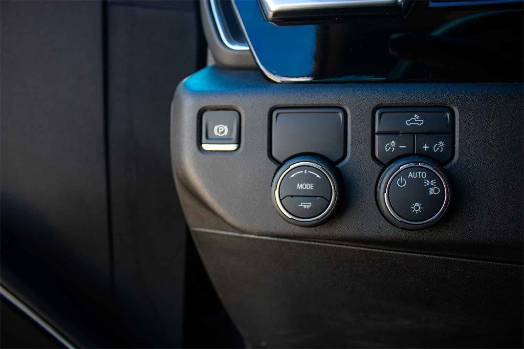 2024 Chevrolet Silverado 1500 2WD Crew Cab Short Bed LT