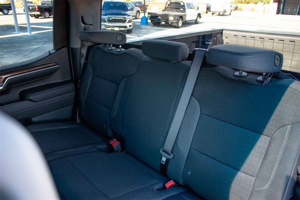 2024 Chevrolet Silverado 1500 2WD Crew Cab Short Bed LT