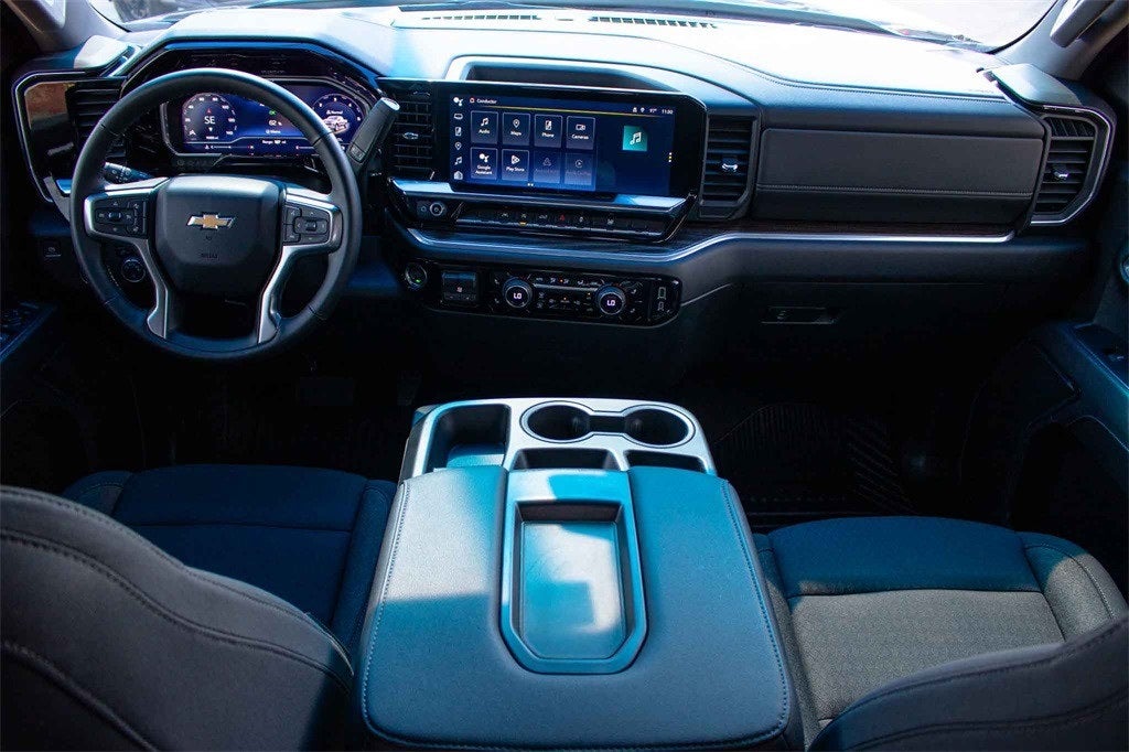 2024 Chevrolet Silverado 1500 2WD Crew Cab Short Bed LT