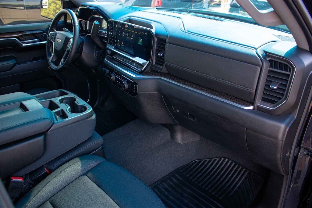 2024 Chevrolet Silverado 1500 2WD Crew Cab Short Bed LT