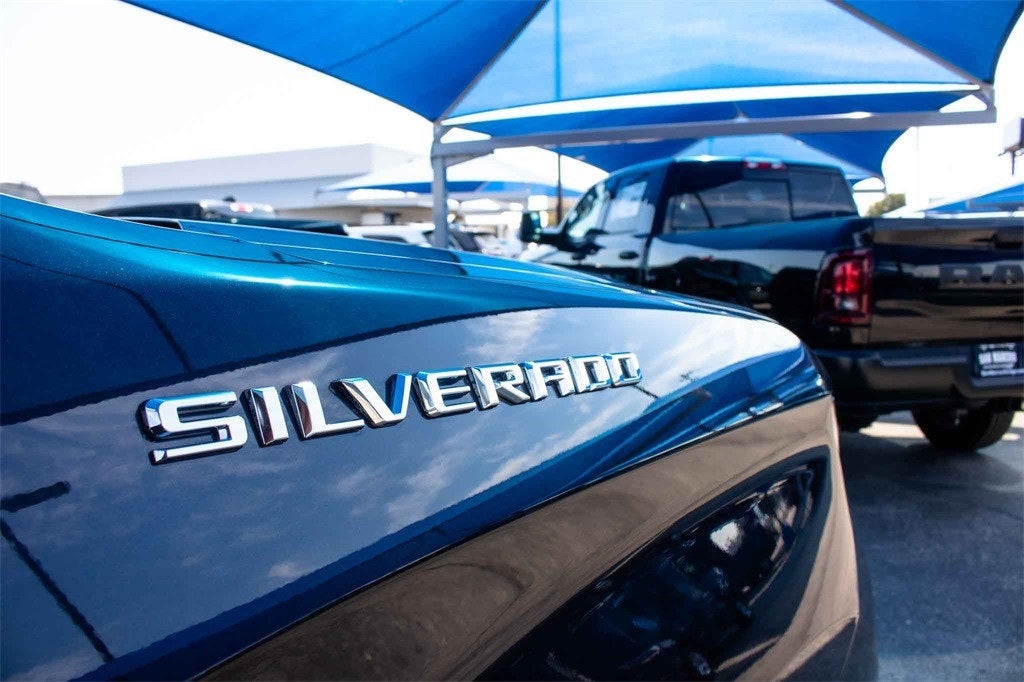 2024 Chevrolet Silverado 1500 2WD Crew Cab Short Bed LT