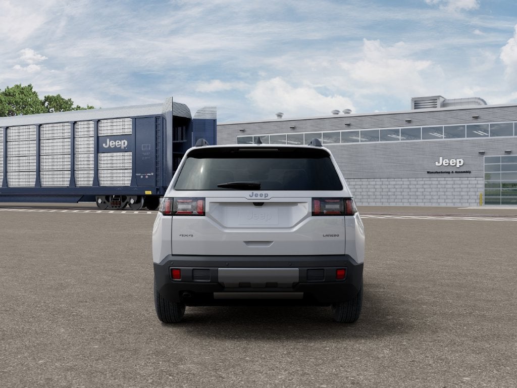 2027 Jeep Cherokee CHEROKEE LAREDO 4X4