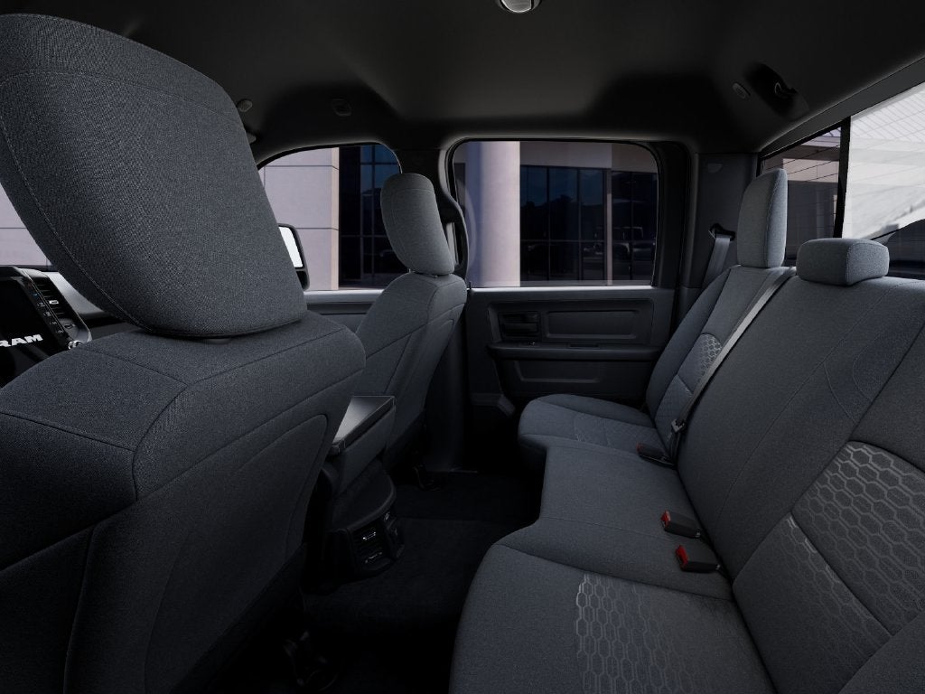 2027 RAM 2500 RAM 2500 TRADESMAN CREW CAB 4X4 6'4' BOX