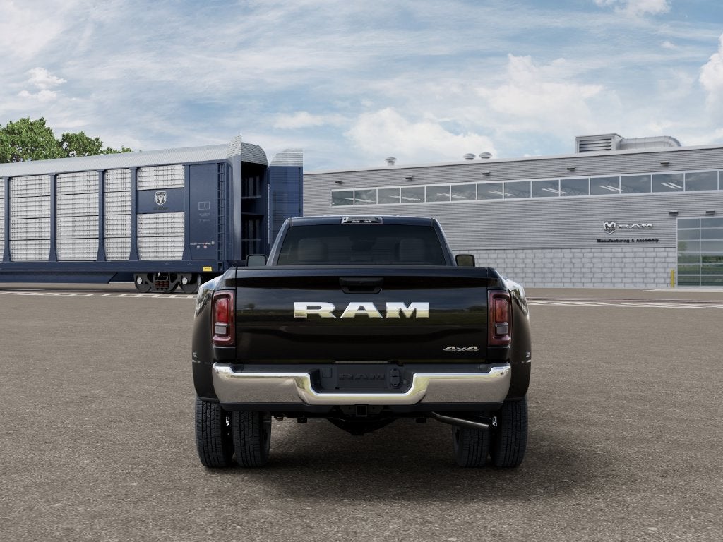 2027 RAM 3500 RAM 3500 TRADESMAN CREW CAB 4X4 8' BOX