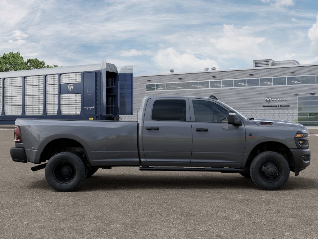 2027 RAM 3500 RAM 3500 TRADESMAN CREW CAB 4X4 8' BOX