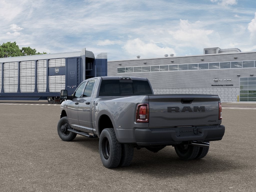 2027 RAM 3500 RAM 3500 TRADESMAN CREW CAB 4X4 8' BOX