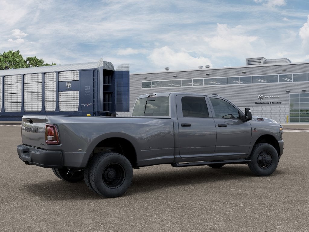 2027 RAM 3500 RAM 3500 TRADESMAN CREW CAB 4X4 8' BOX