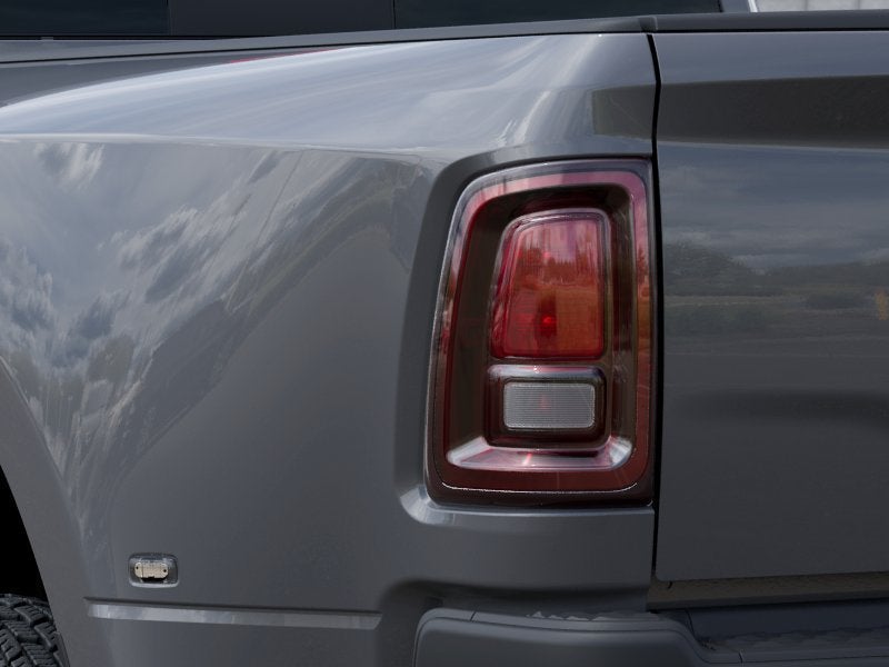 2027 RAM 3500 RAM 3500 TRADESMAN CREW CAB 4X4 8' BOX