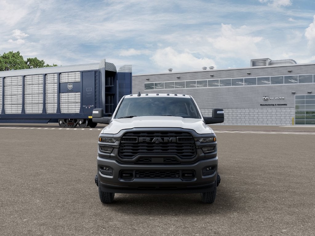 2027 RAM 3500 RAM 3500 TRADESMAN CREW CAB 4X4 8' BOX