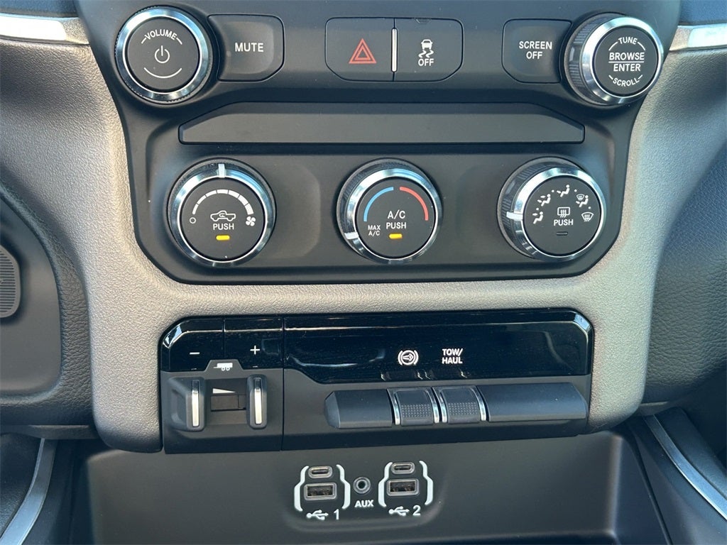 2024 RAM 3500 Lone Star Crew Cab 4x4 8' Box