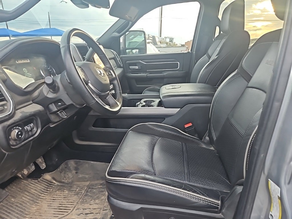 2024 RAM 3500 Laramie Crew Cab 4x4 8' Box