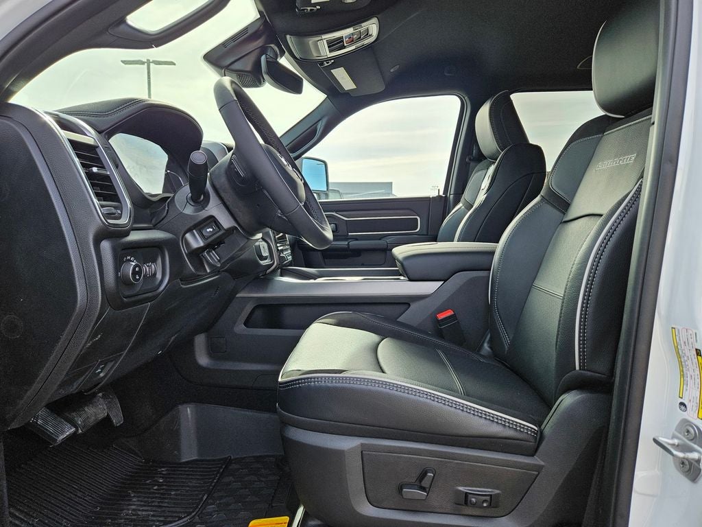 2026 RAM Ram 3500 RAM 3500 LARAMIE CREW CAB 4X4 8' BOX