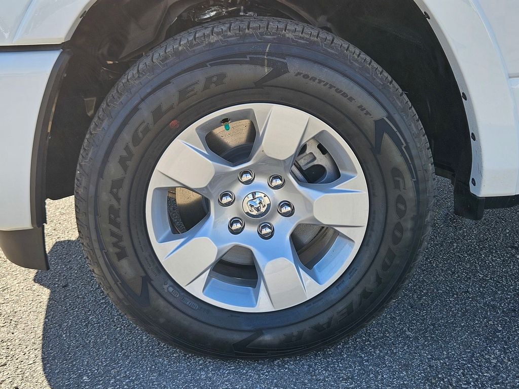 2026 RAM Ram 1500 RAM 1500 LONE STAR CREW CAB 4X2 5'7' BOX