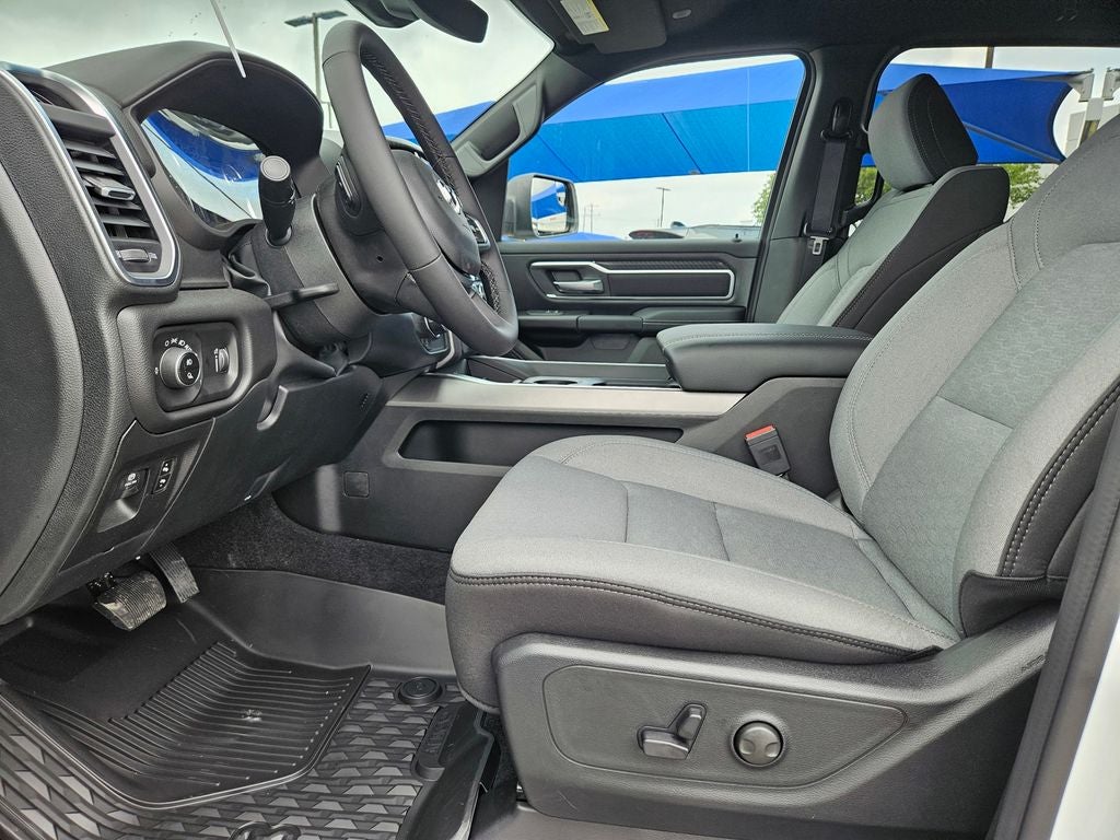 2026 RAM Ram 1500 RAM 1500 LONE STAR CREW CAB 4X2 5'7' BOX