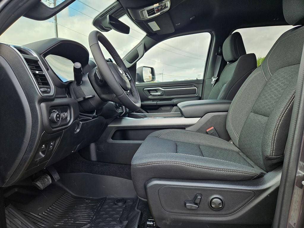 2026 RAM Ram 1500 RAM 1500 LONE STAR CREW CAB 4X2 5'7' BOX