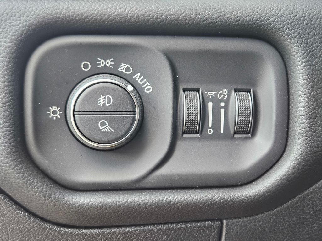 2026 RAM Ram 1500 RAM 1500 LONE STAR CREW CAB 4X2 5'7' BOX