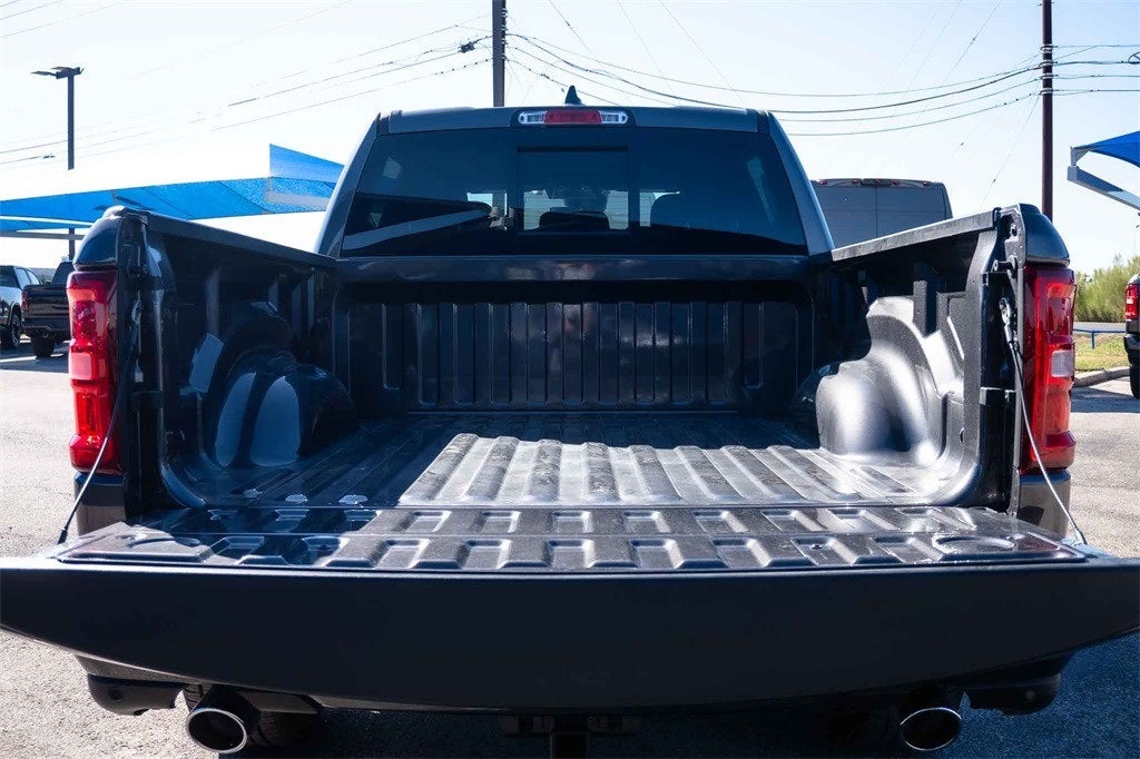 2026 RAM Ram 1500 RAM 1500 LONE STAR CREW CAB 4X2 5'7' BOX