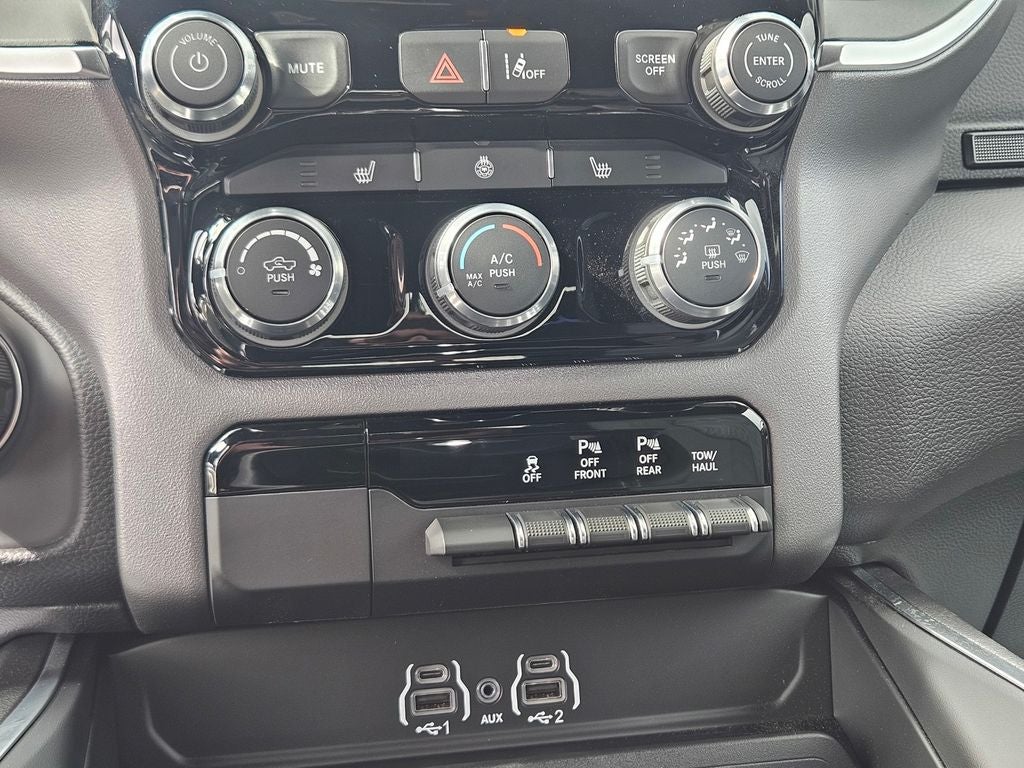 2026 RAM Ram 1500 RAM 1500 LONE STAR CREW CAB 4X2 5'7' BOX