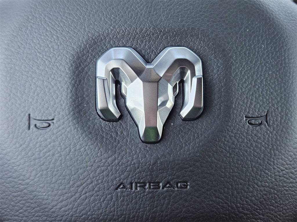 2026 RAM Ram 1500 RAM 1500 EXPRESS CREW CAB 4X2 5'7' BOX