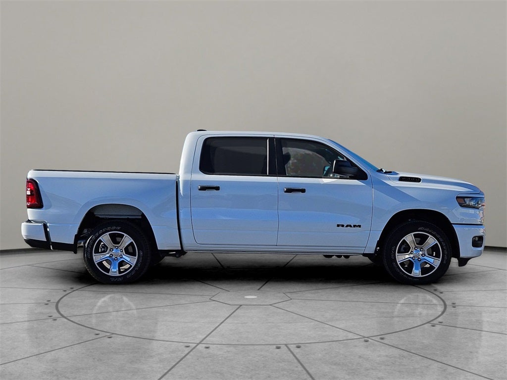 2026 RAM Ram 1500 RAM 1500 EXPRESS CREW CAB 4X2 5'7' BOX