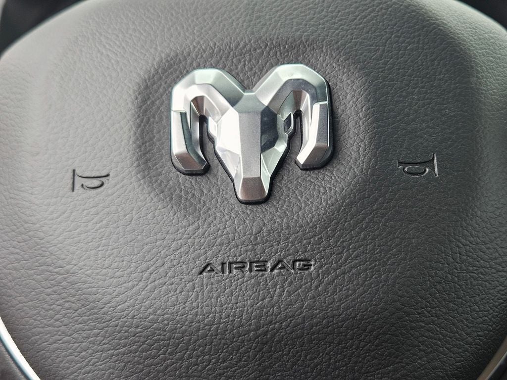 2026 RAM Ram 1500 RAM 1500 EXPRESS CREW CAB 4X2 5'7' BOX