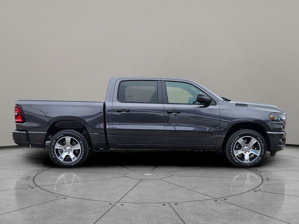 2026 RAM Ram 1500 RAM 1500 EXPRESS CREW CAB 4X2 5'7' BOX