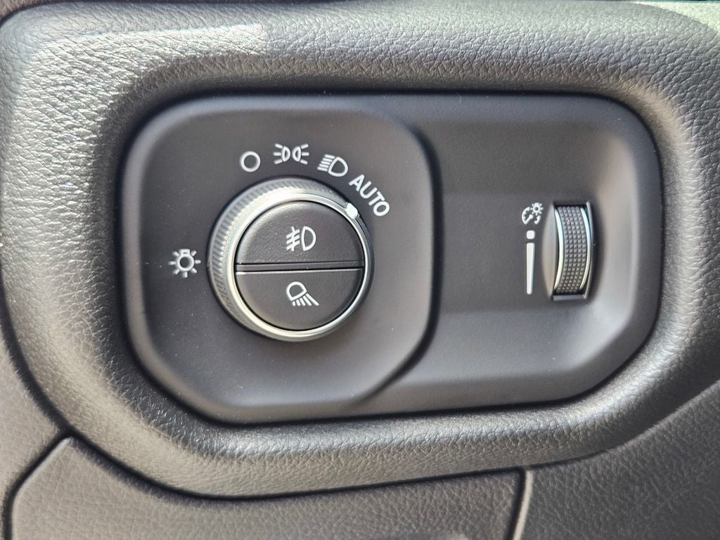 2026 RAM Ram 1500 RAM 1500 WARLOCK CREW CAB 4X4 5'7' BOX