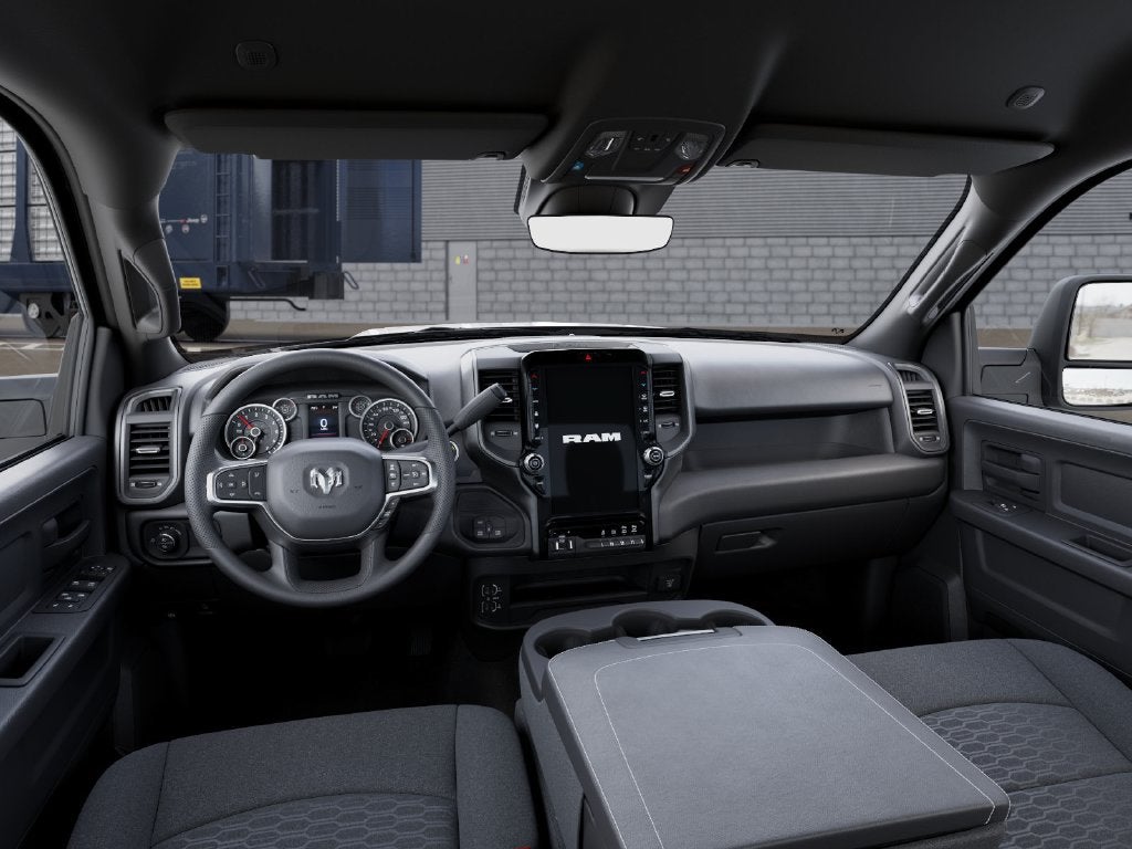 2027 RAM 2500 RAM 2500 TRADESMAN CREW CAB 4X4 6'4' BOX