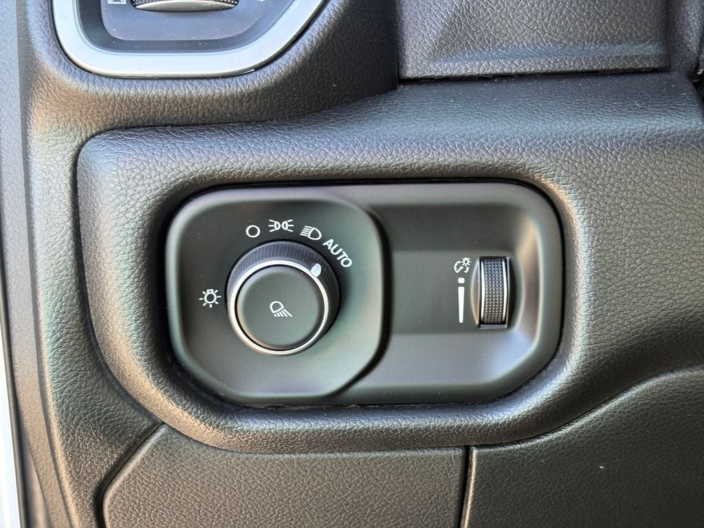 2022 RAM 2500 Big Horn Crew Cab 4x4 6'4' Box