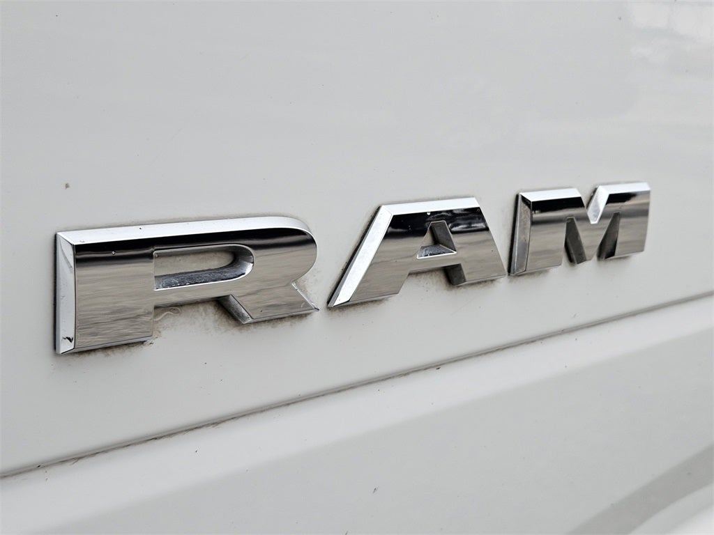 2020 RAM 2500 Laramie Crew Cab 4X4 6'4' Box